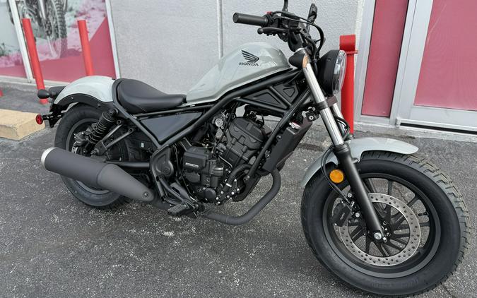 2026 Honda Rebel 300 E-Clutch Pearl Smoky Gray