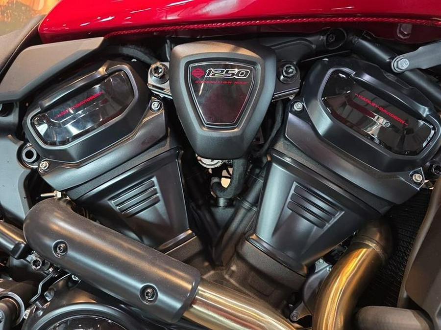 2025 Harley-Davidson® RA1250ST - Pan America® 1250 ST