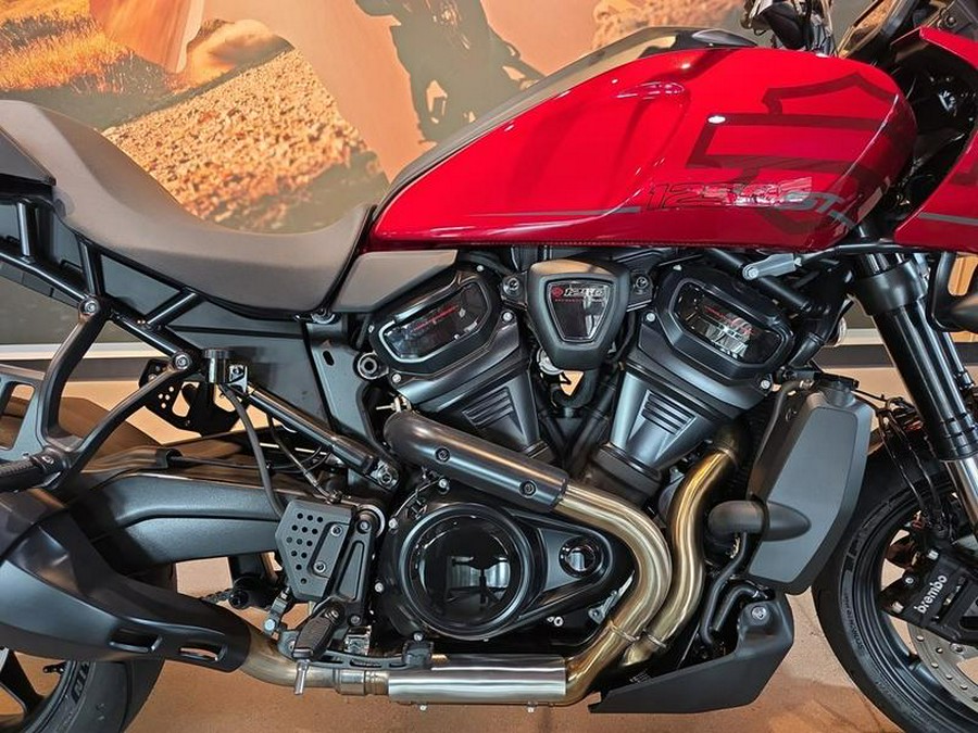 2025 Harley-Davidson® RA1250ST - Pan America® 1250 ST
