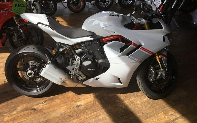2024 Ducati Supersport 950 S White Stripe