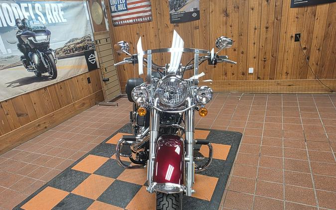 2016 Harley-Davidson Softail® Deluxe