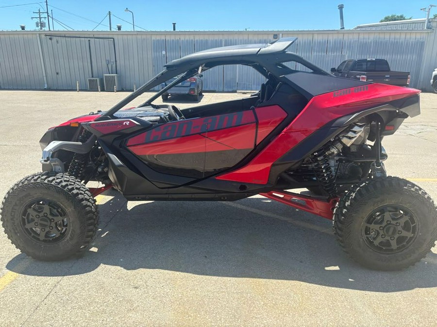 2024 Can-Am™ Maverick R X