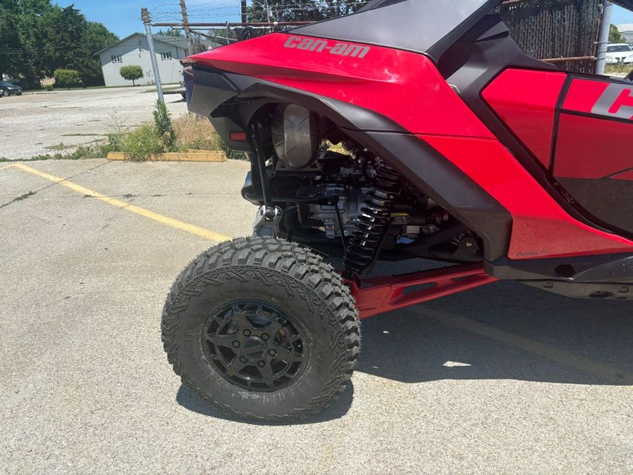 2024 Can-Am™ Maverick R X