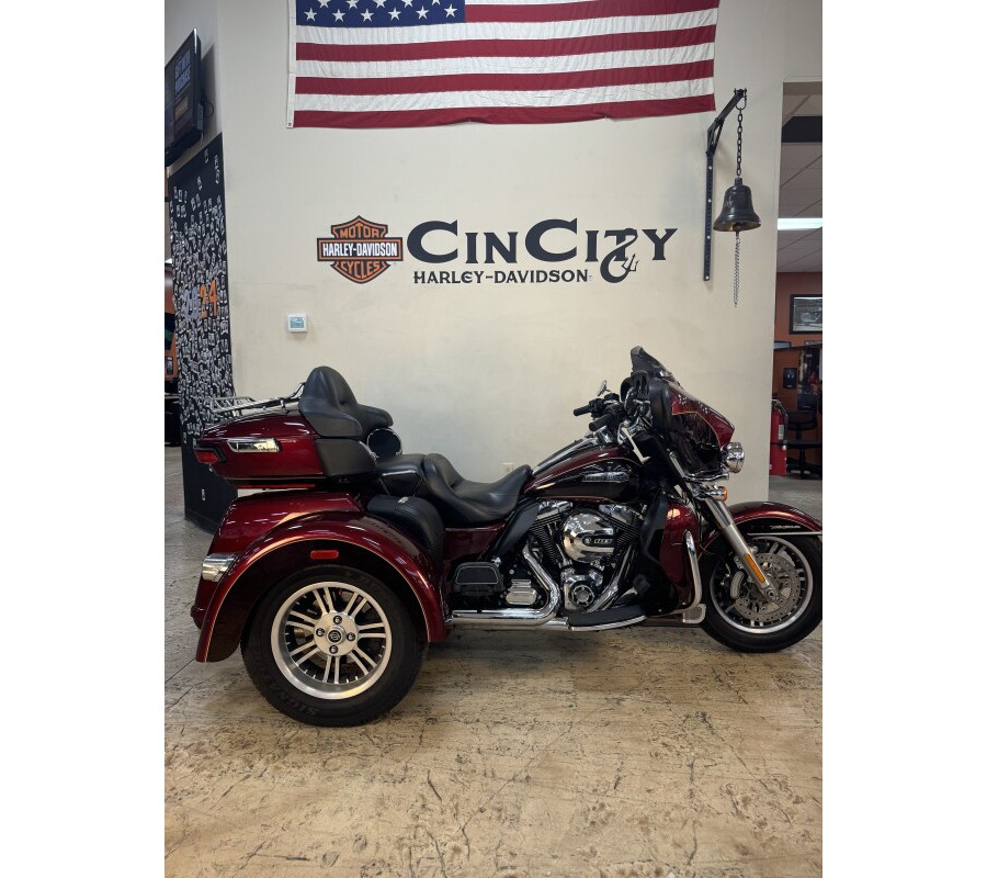 2015 Harley-Davidson Tri Glide Ultra Two-Tone Mysterious Red Sunglo/Blackene