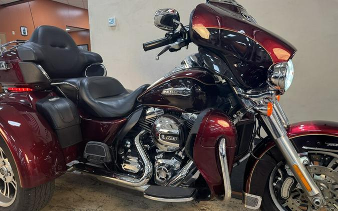 2015 Harley-Davidson Tri Glide Ultra Two-Tone Mysterious Red Sunglo/Blackene