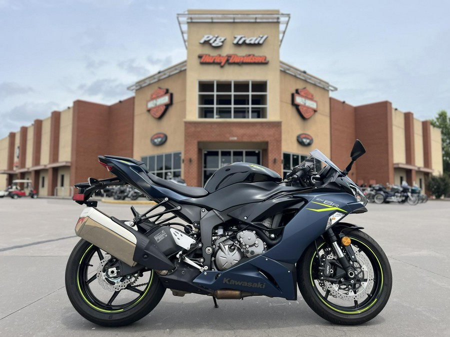 2022 Kawasaki Ninja® ZX™-6R ZX636GLF ABS Metallic Matte Graphenesteel Diablo Black 012394