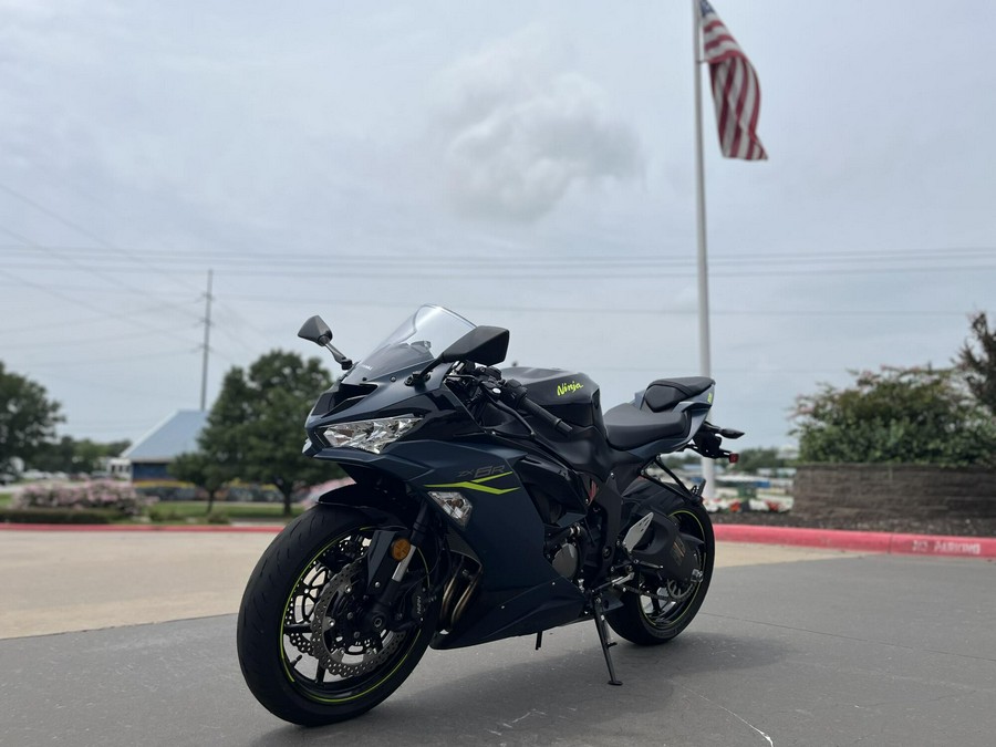2022 Kawasaki Ninja® ZX™-6R ZX636GLF ABS Metallic Matte Graphenesteel Diablo Black 012394