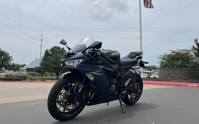 2022 Kawasaki Ninja® ZX™-6R ZX636GLF ABS Metallic Matte Graphenesteel Diablo Black 012394