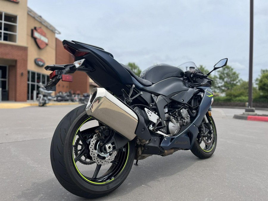 2022 Kawasaki Ninja® ZX™-6R ZX636GLF ABS Metallic Matte Graphenesteel Diablo Black 012394