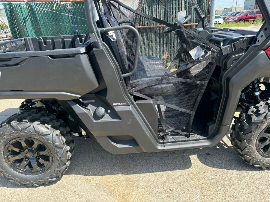 2024 Can-Am™ Defender DPS HD9