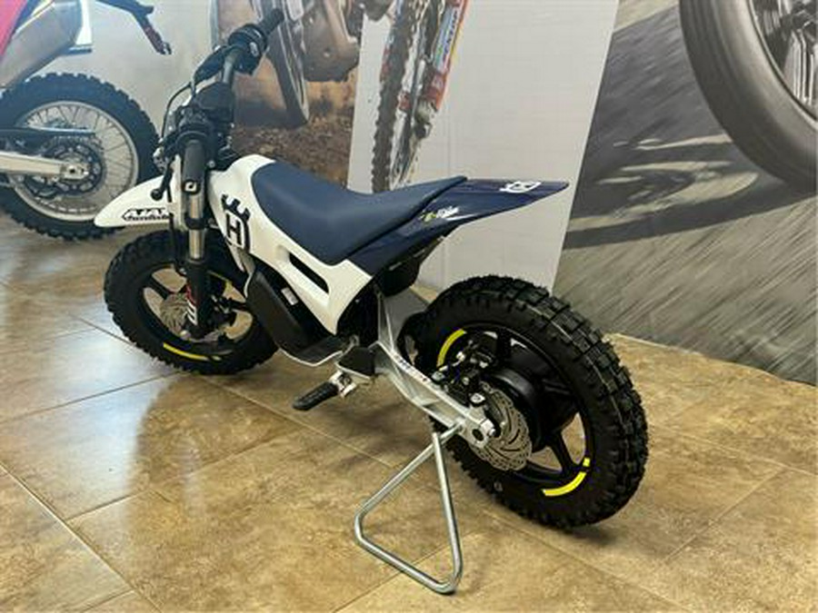 2025 Husqvarna EE 2