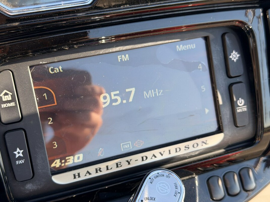 2018 Harley-Davidson® Ultra Limited FLHTK WKDRED/TWTDCHRY 645800