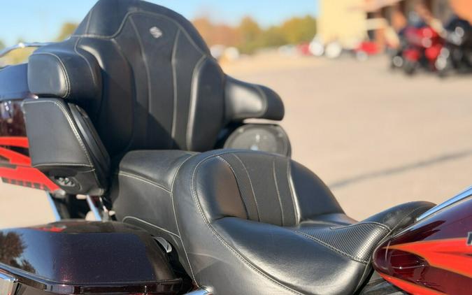2017 Harley-Davidson® CVO™ Limited FLHTKSE Black Garnet & Electric Red Pearl