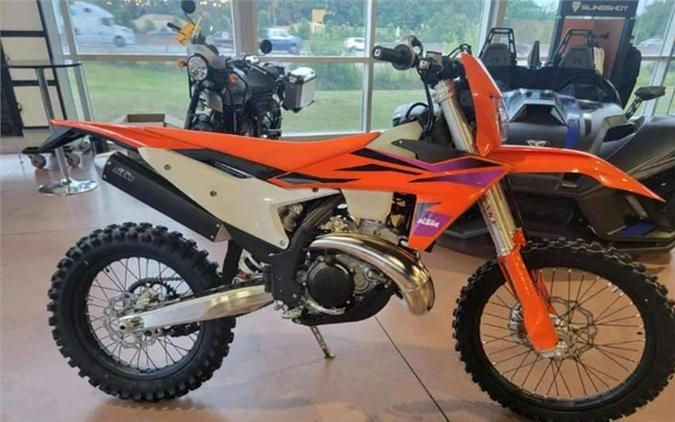 FIRST LOOK! KTM INTRODUCES 2024 KTM 300XC-W HARD-ENDURO MODEL