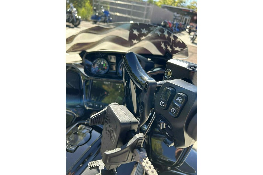 2024 Indian Motorcycle Challenger Limited with PowerBand Audio Package