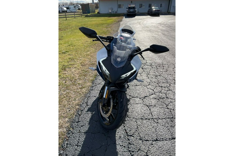 2026 CFMOTO 300SS - NEBULA WHITE