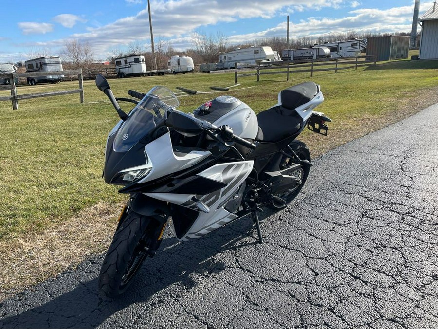 2026 CFMOTO 300SS - NEBULA WHITE