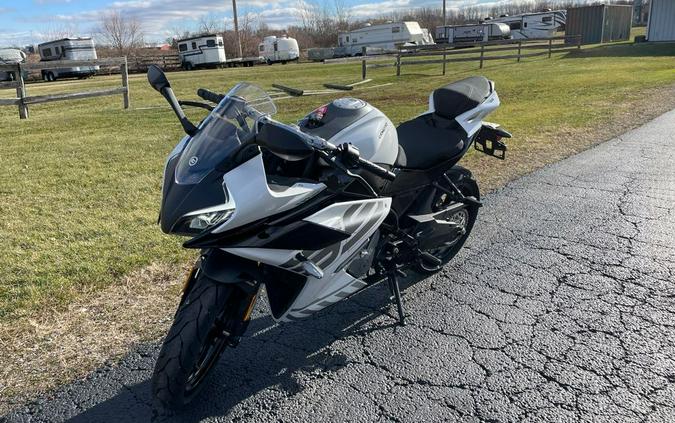 2026 CFMOTO 300SS - NEBULA WHITE