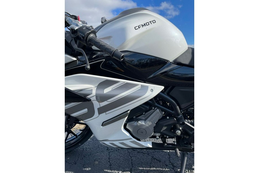 2026 CFMOTO 300SS - NEBULA WHITE