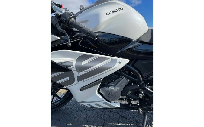 2026 CFMOTO 300SS - NEBULA WHITE