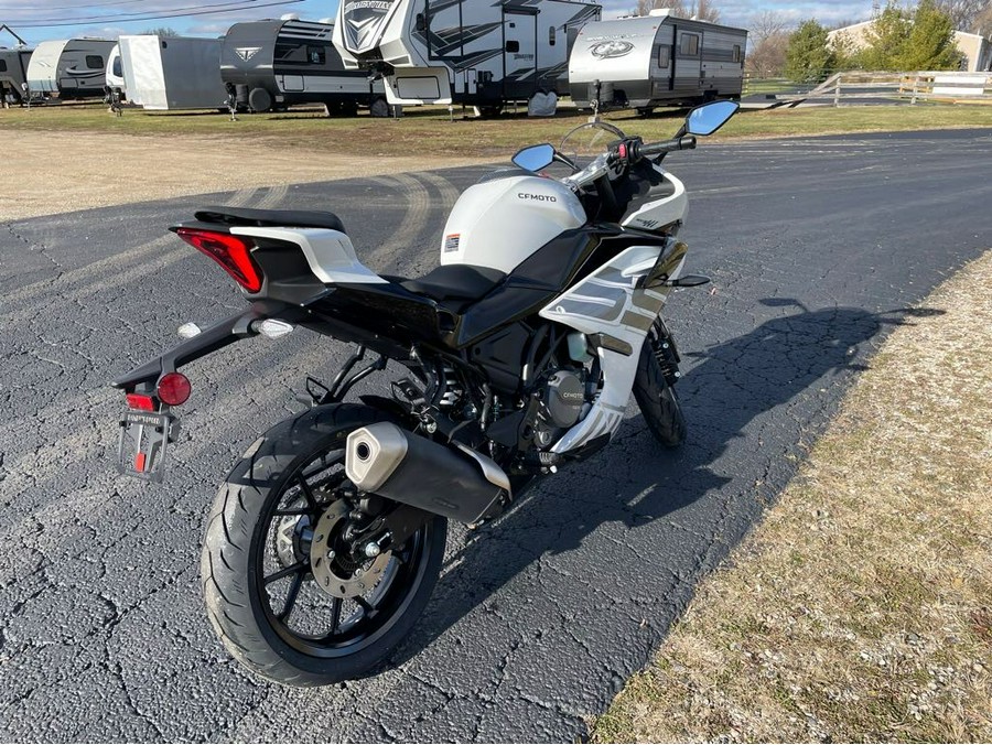 2026 CFMOTO 300SS - NEBULA WHITE