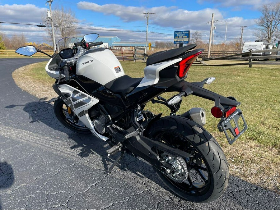2026 CFMOTO 300SS - NEBULA WHITE