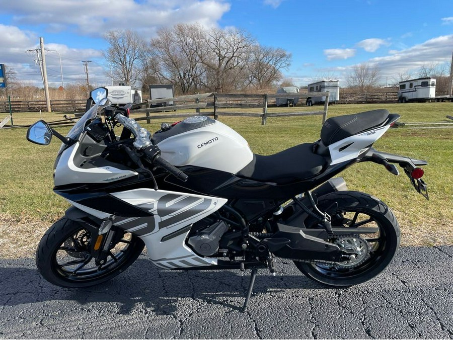 2026 CFMOTO 300SS - NEBULA WHITE