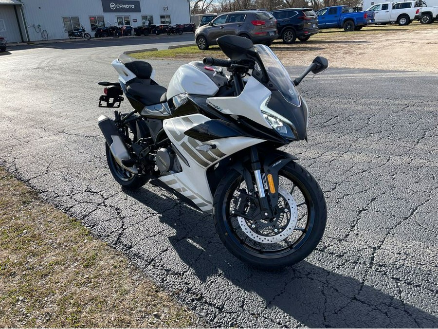 2026 CFMOTO 300SS - NEBULA WHITE
