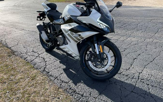 2026 CFMOTO 300SS - NEBULA WHITE