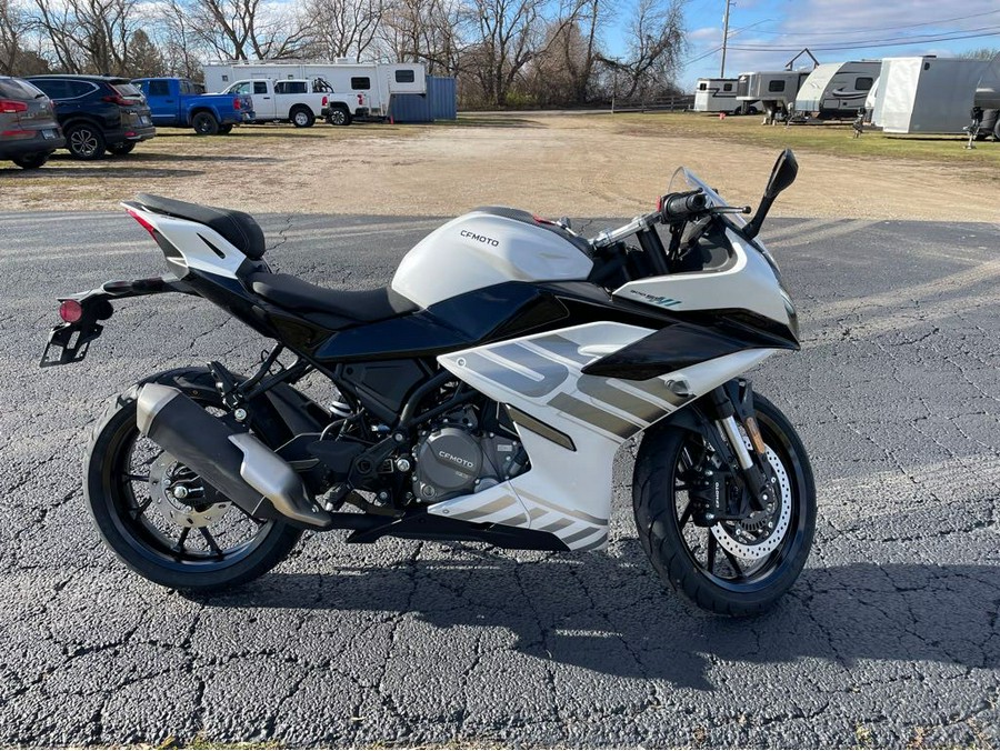 2026 CFMOTO 300SS - NEBULA WHITE