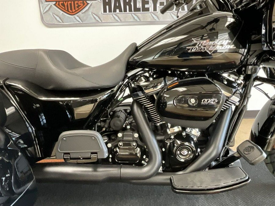 2024 Harley-Davidson® FLTRT - Road Glide® 3