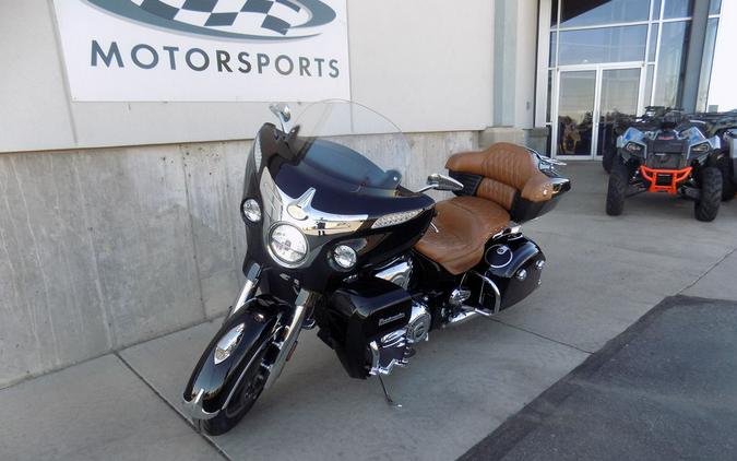 2015 Indian Motorcycle® Roadmaster™ Thunder Black