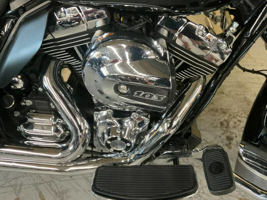 2014 Harley-Davidson Touring FLHTCU ULTRA CLASSIC