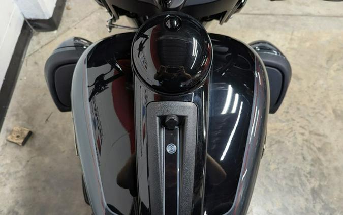 2025 Harley-Davidson Trike FLHTCUTG - Tri Glide Ultra