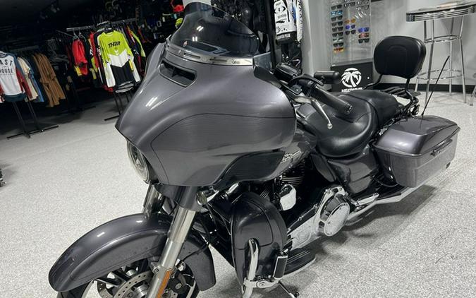 2015 Harley-Davidson FLHXS - Street Glide Special