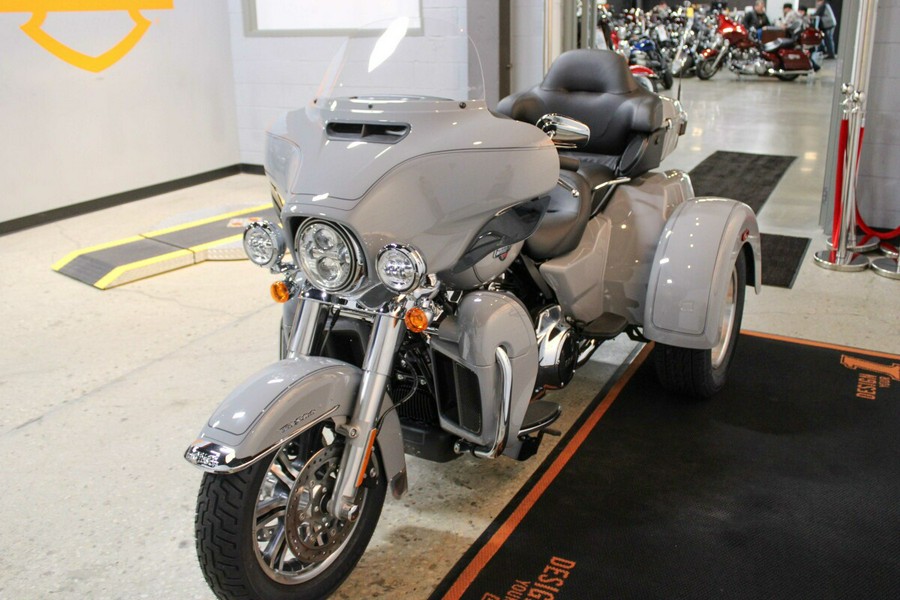 2024 Harley-Davidson Tri Glide Ultra Trike FLHTCUTG