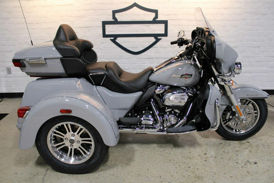 2024 Harley-Davidson Tri Glide Ultra Trike FLHTCUTG