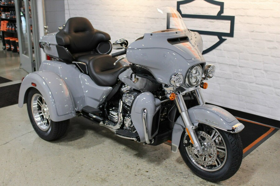 2024 Harley-Davidson Tri Glide Ultra Trike FLHTCUTG