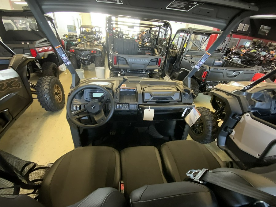 2024 Can-Am™ Defender XT HD9