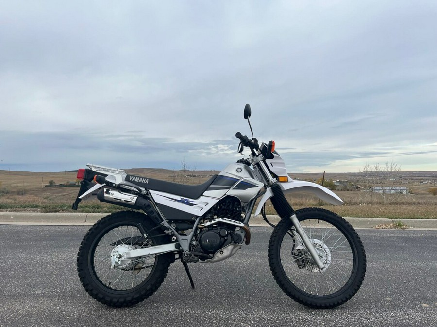 2004 Yamaha XT225