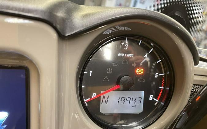 2022 Indian Chieftain Dark Horse Quartz Gray