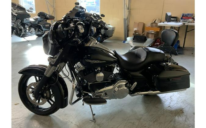2014 Harley-Davidson® FLHXS STREET GLIDE SPECIAL
