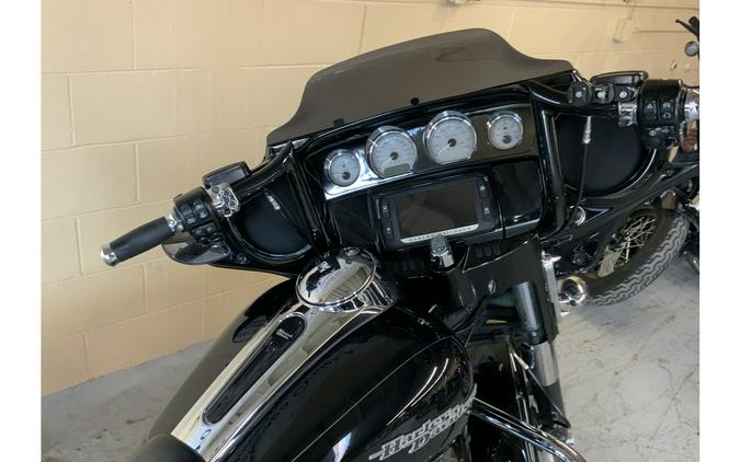 2014 Harley-Davidson® FLHXS STREET GLIDE SPECIAL