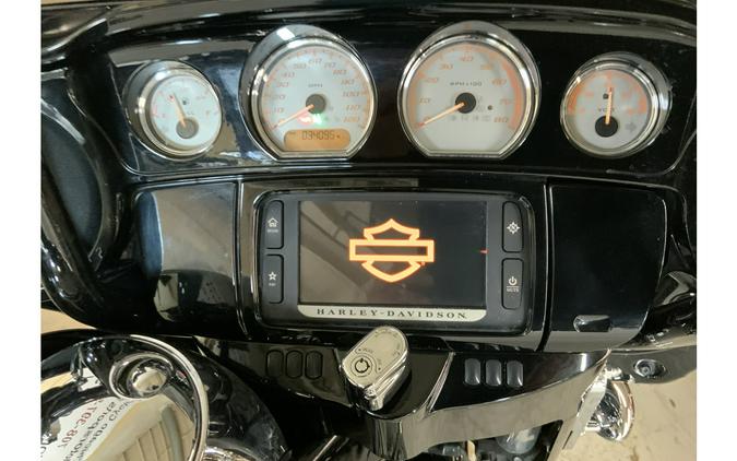 2014 Harley-Davidson® FLHXS STREET GLIDE SPECIAL