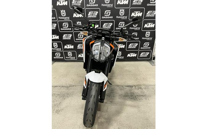 2021 KTM 890 DUKE R