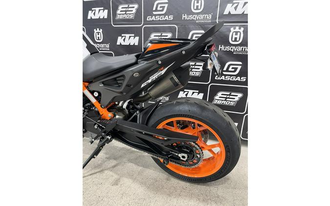 2021 KTM 890 DUKE R