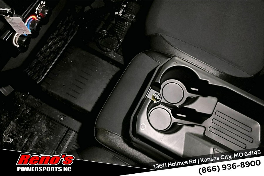 2026 Can-Am Defender MAX XT CAB HD11