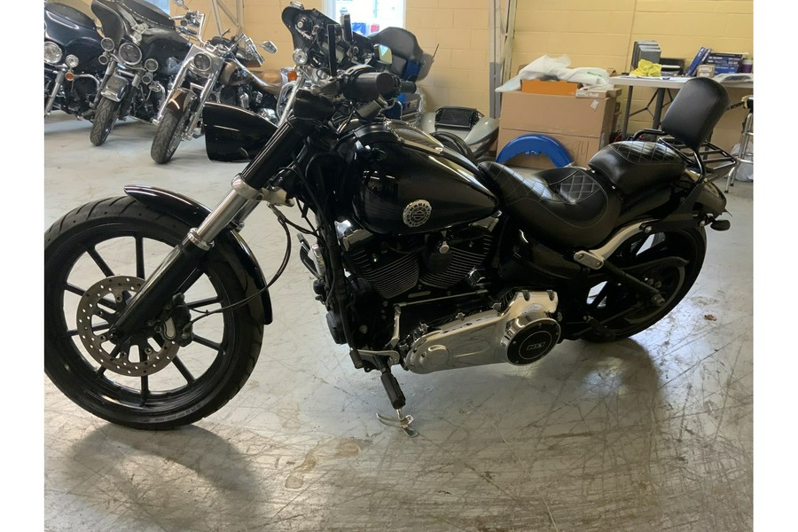 2014 Harley-Davidson® FXSB BREAKOUT