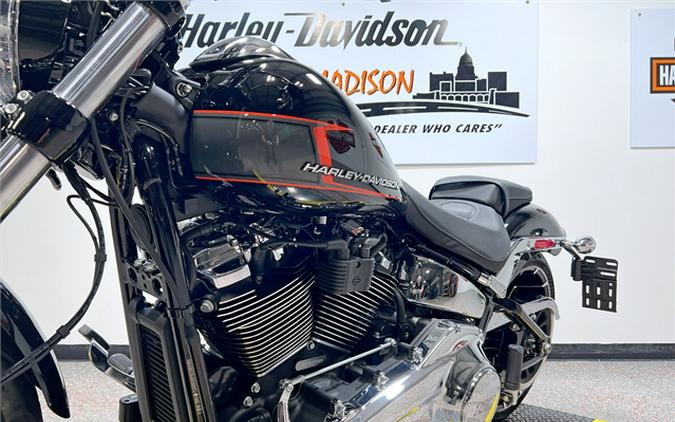 2023 Harley-Davidson Breakout FXBR 444 Miles Vivid Black