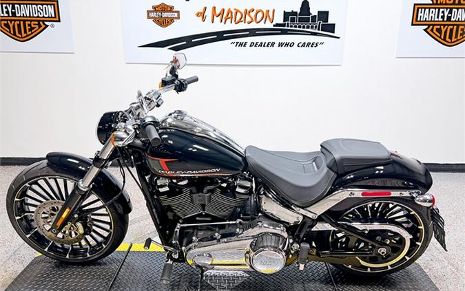 2023 Harley-Davidson Breakout FXBR 444 Miles Vivid Black